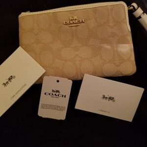 Coach wristlet brand new with tags
